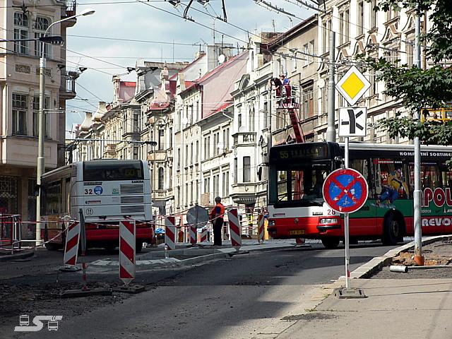 Kliknut�m okno zav�ete