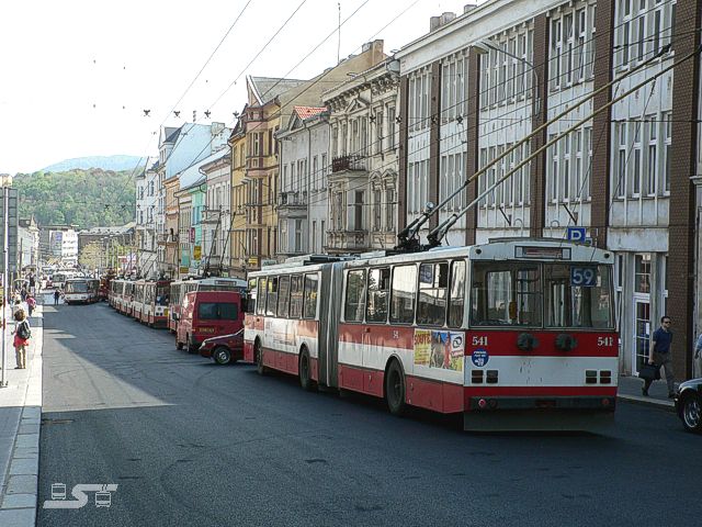 Kliknut�m okno zav�ete